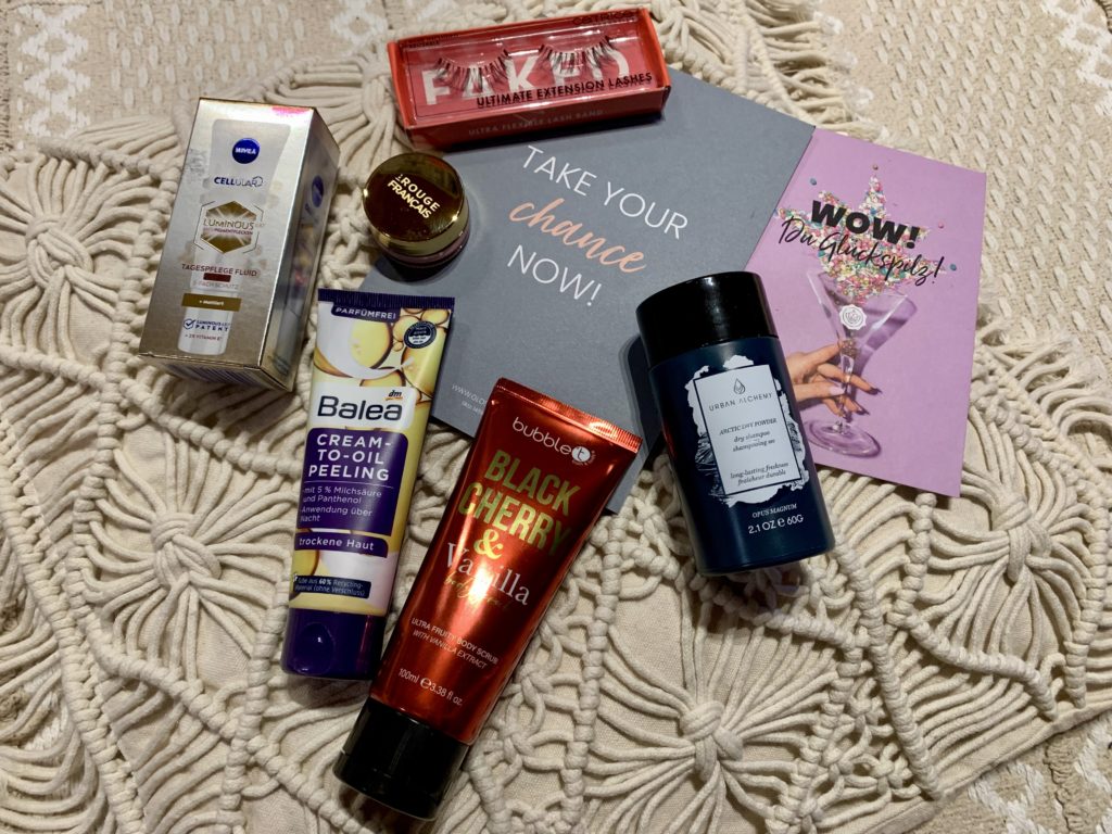 GLOSSYBOX NOVEMBER 2023 – CHEERS TO US EDITION